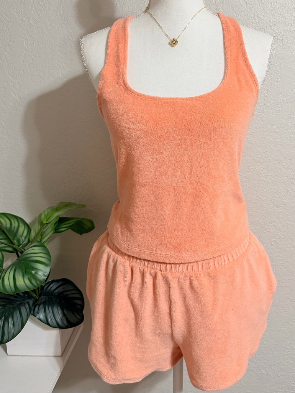 Victoria's Secret Coral Lounge Tank & Shorts Set - Picture 2 of 9